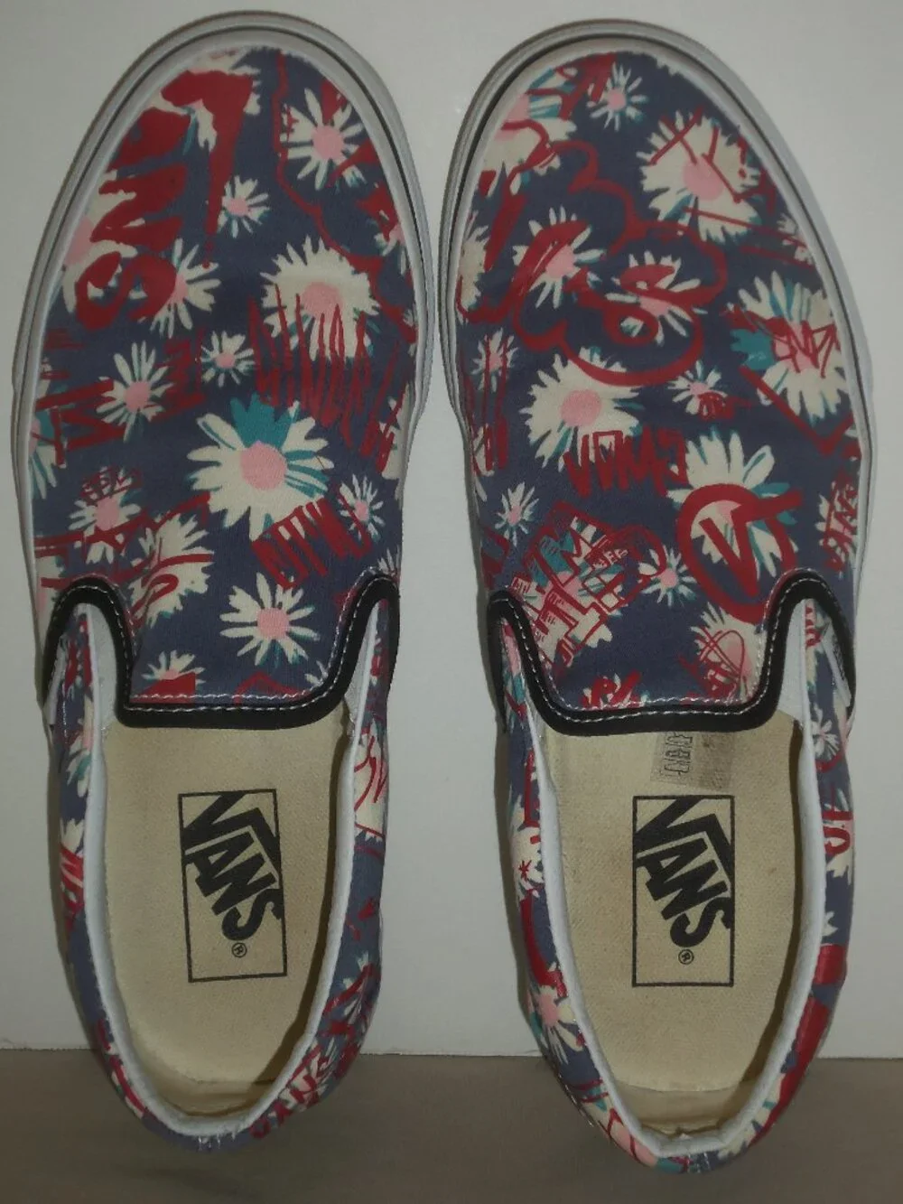 Vans Mens 7.5 Womens 9.0 Slip-Ons Blue Red Good Condition